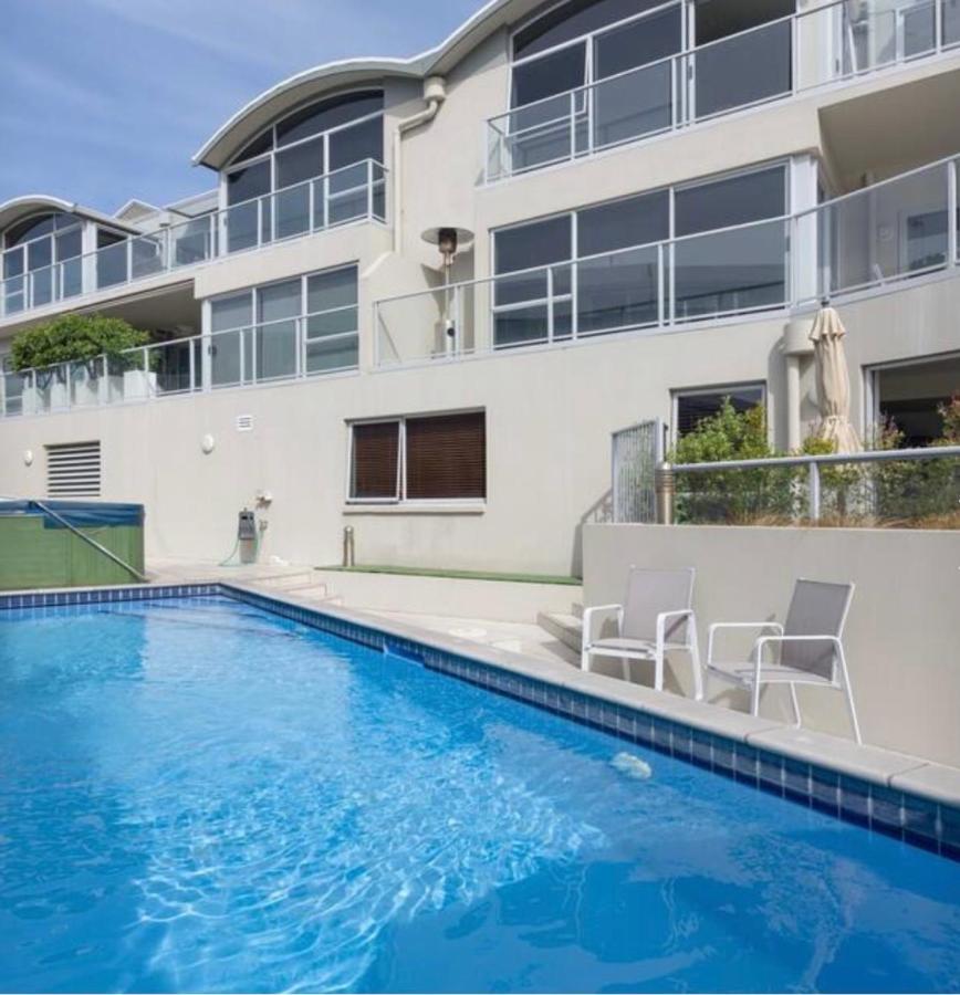 Modern Beach Apartment With Pool & Location Mount Maunganui Exterior photo