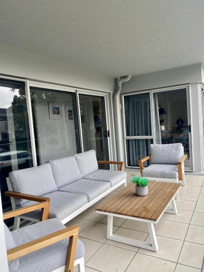 Modern Beach Apartment With Pool & Location Mount Maunganui Exterior photo