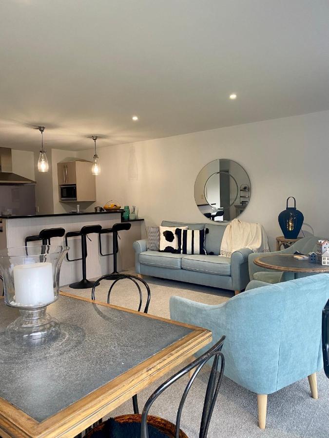 Modern Beach Apartment With Pool & Location Mount Maunganui Exterior photo